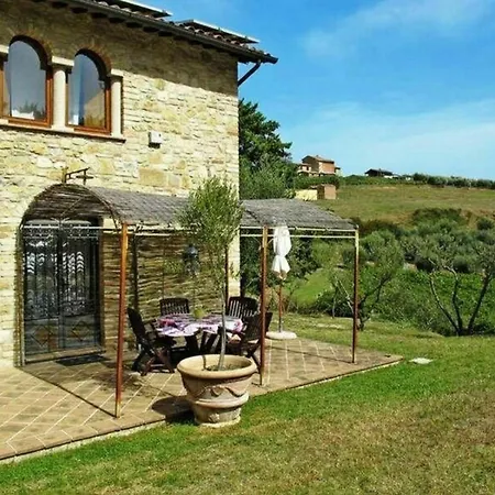 Ferienhaus Mit Privatpool Fuer 18 Personen Ca 200 Qm In Ramazzano-le Pulci, Trasimenischer See Отель