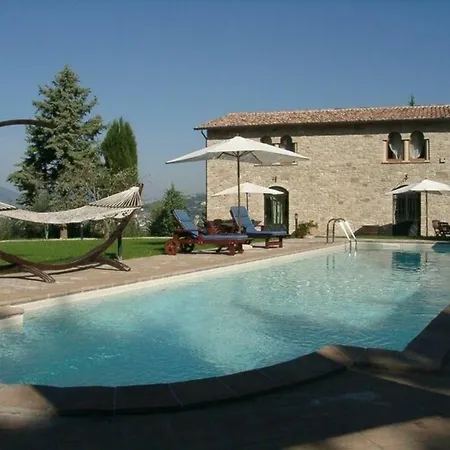 Ferienhaus Mit Privatpool Fuer 18 Personen Ca 200 Qm In Ramazzano-le Pulci, Trasimenischer See Hotel *